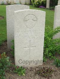 Bethune Town Cemetery - McMahon, Patrick Senon
