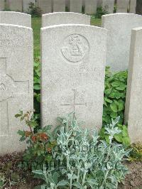 Bethune Town Cemetery - McMaster, Wallace