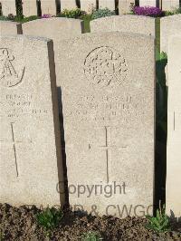 Bethune Town Cemetery - McMullen, W