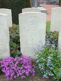 Bethune Town Cemetery - Melvell, J