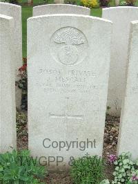 Bethune Town Cemetery - Mescall, J