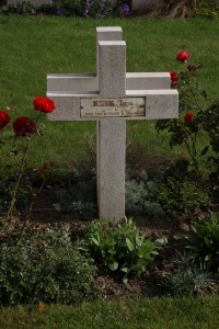 Bethune Town Cemetery - Messerling, Robert