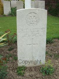 Bethune Town Cemetery - Meynell, Hugo Charles
