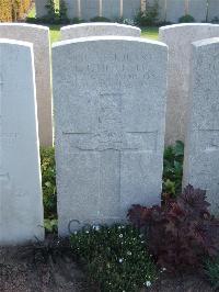 Bethune Town Cemetery - Mitchell, E T