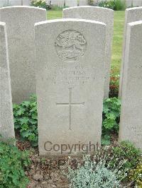 Bethune Town Cemetery - Mizen, S H