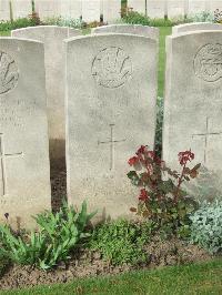Bethune Town Cemetery - Moffatt, F