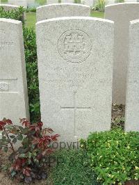 Bethune Town Cemetery - Moon, Victor Marshall