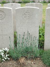 Bethune Town Cemetery - Moore, Herbert
