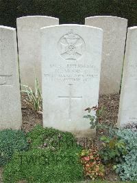 Bethune Town Cemetery - Moorey, H