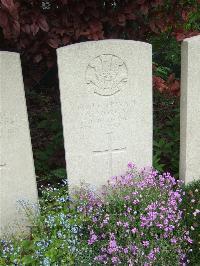 Bethune Town Cemetery - Morgan, A