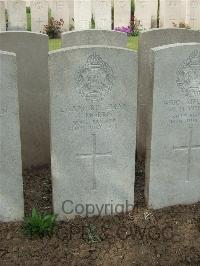 Bethune Town Cemetery - Morris, J