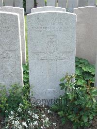 Bethune Town Cemetery - Moss, Sidney James