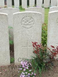 Bethune Town Cemetery - Mossom, W G
