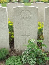 Bethune Town Cemetery - Muggridge, Stanley Thomas