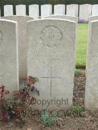 Bethune Town Cemetery - Muir, Edward