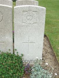 Bethune Town Cemetery - Mussett, Frederick William Thomas