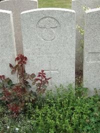 Bethune Town Cemetery - Neacy, T