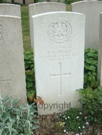 Bethune Town Cemetery - Neville, H R