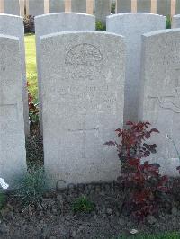 Bethune Town Cemetery - Nicholas, T