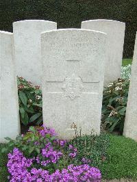 Bethune Town Cemetery - Nicholls, H A