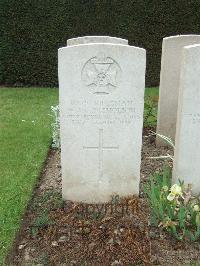 Bethune Town Cemetery - Nicholson, W S J