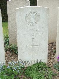 Bethune Town Cemetery - Nutt, William