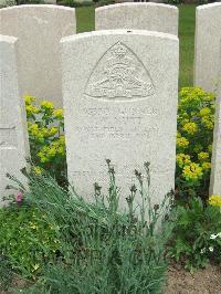 Bethune Town Cemetery - Nutt, W