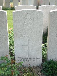 Bethune Town Cemetery - Oberhoffer, G H J