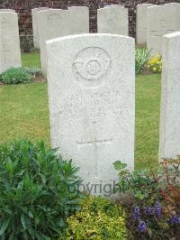 Bethune Town Cemetery - Ofield, Evelyn Freeman