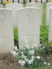 Bethune Town Cemetery - Owen, Henry