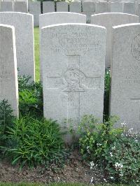 Bethune Town Cemetery - Parker, H