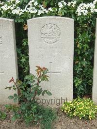 Bethune Town Cemetery - Parker, W J