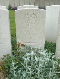 Bethune Town Cemetery - Parry, J