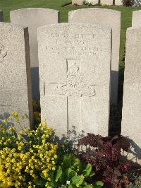 Bethune Town Cemetery - Parsons, L