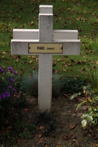 Bethune Town Cemetery - Paul, Charles