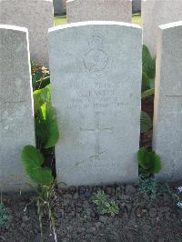 Bethune Town Cemetery - Pavitt, A
