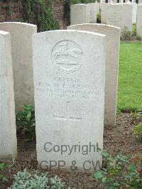 Bethune Town Cemetery - Pearson, Evelyn Henry Malcolm