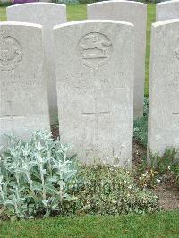 Bethune Town Cemetery - Pepper, Joe