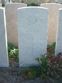 Bethune Town Cemetery - Phillips, H