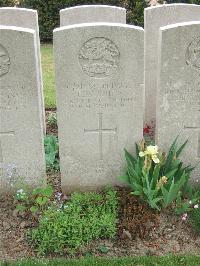 Bethune Town Cemetery - Phipps, Edwin Wilfred