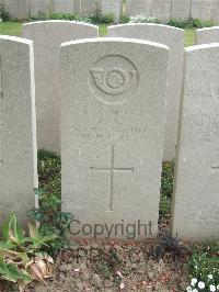 Bethune Town Cemetery - Pike, Thomas