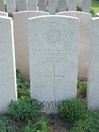 Bethune Town Cemetery - Pointon, H
