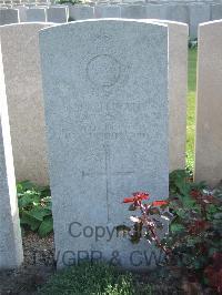 Bethune Town Cemetery - Poole, A
