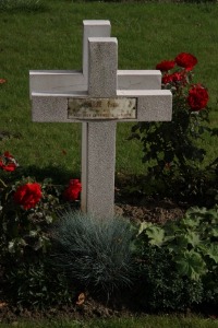 Bethune Town Cemetery - Porterie, Pierre