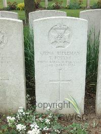 Bethune Town Cemetery - Potter, T