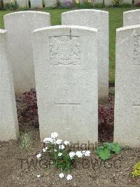 Bethune Town Cemetery - Potts, Tom