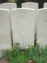 Bethune Town Cemetery - Powell, A H