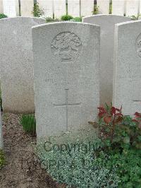 Bethune Town Cemetery - Powell, Frederick Richard