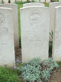 Bethune Town Cemetery - Power, E