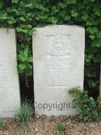 Bethune Town Cemetery - Quinn, H J